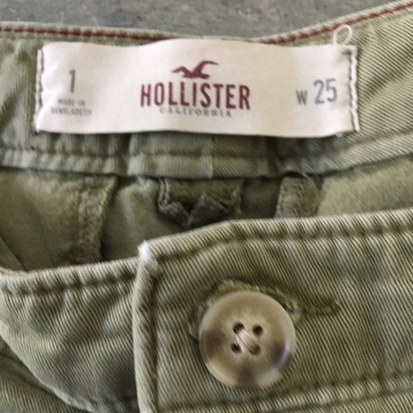 Hollister khaki short shorts - Picture 2 of 3